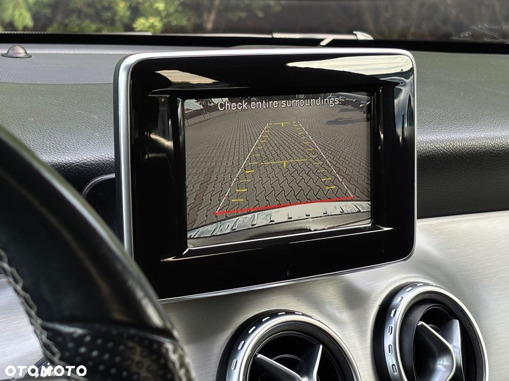 Mercedes-Benz GLA 250 7G-DCT - 30