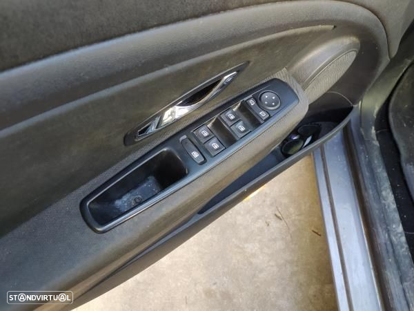 Interruptor Vidros Porta Cond/Pass Renault Megane Iii Grandtour (Kz0/1 - 6