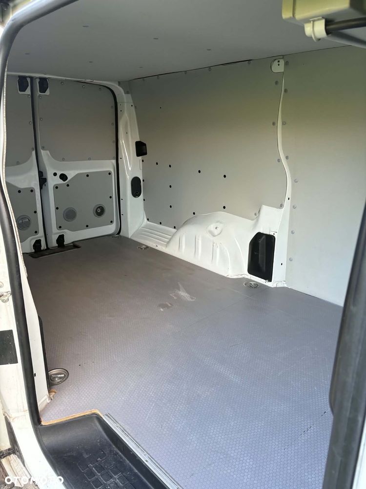 Opel Vivaro - 8