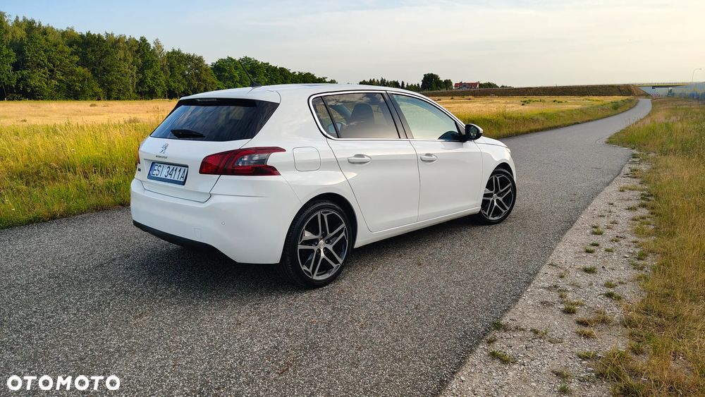Peugeot 308 1.2 PureTech Allure S&S - 9