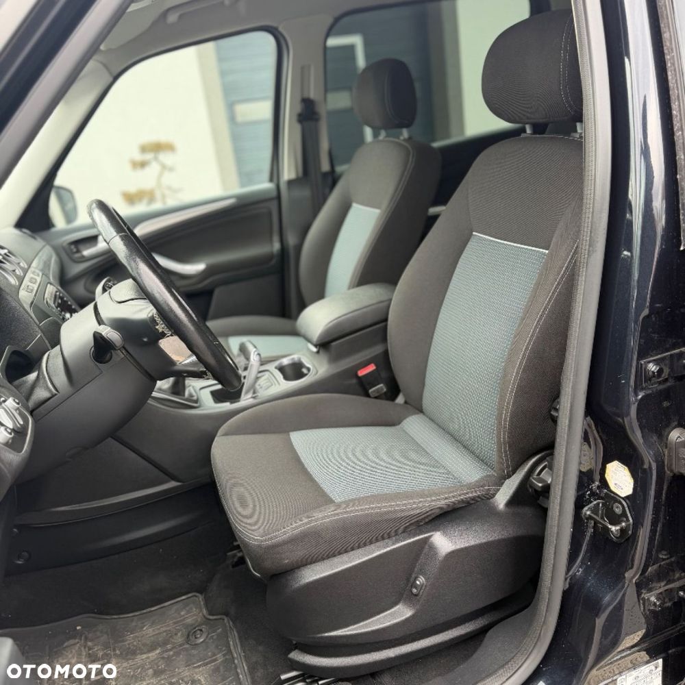 Ford Galaxy - 16