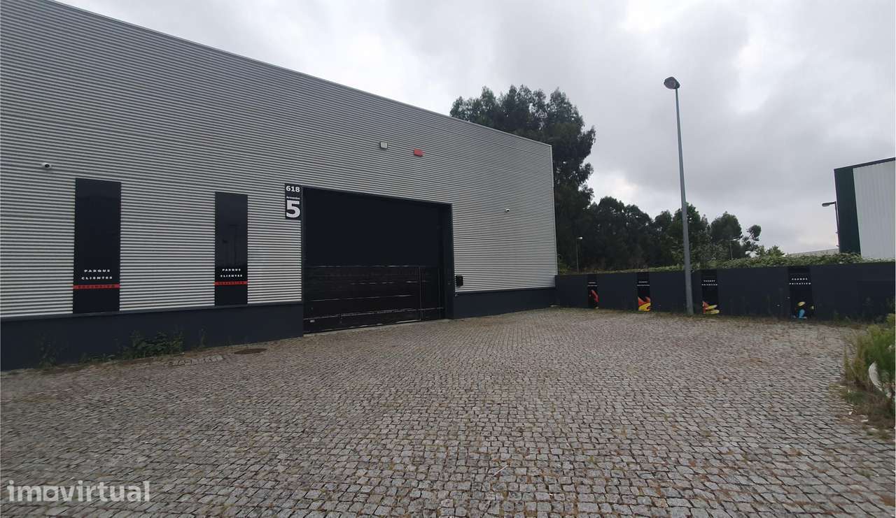 Armazém Industrial 1.500m² | Zona e Licença Industrial | Acesso TIR - Grande imagem: 4/42
