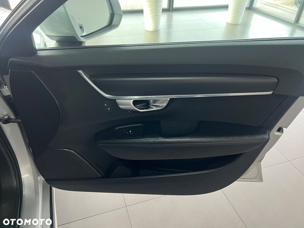 Volvo V90 - 36