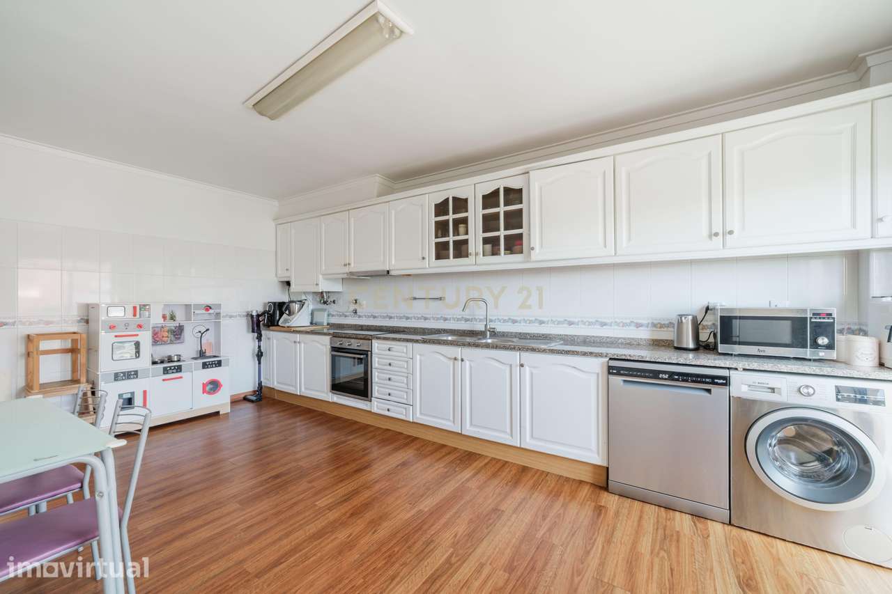T3 Duplex com 2 Parqueamentos | Casal de Cambra - Grande imagem: 3/40