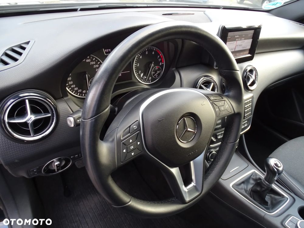 Mercedes-Benz Klasa A 180 (BlueEFFICIENCY) Urban - 29