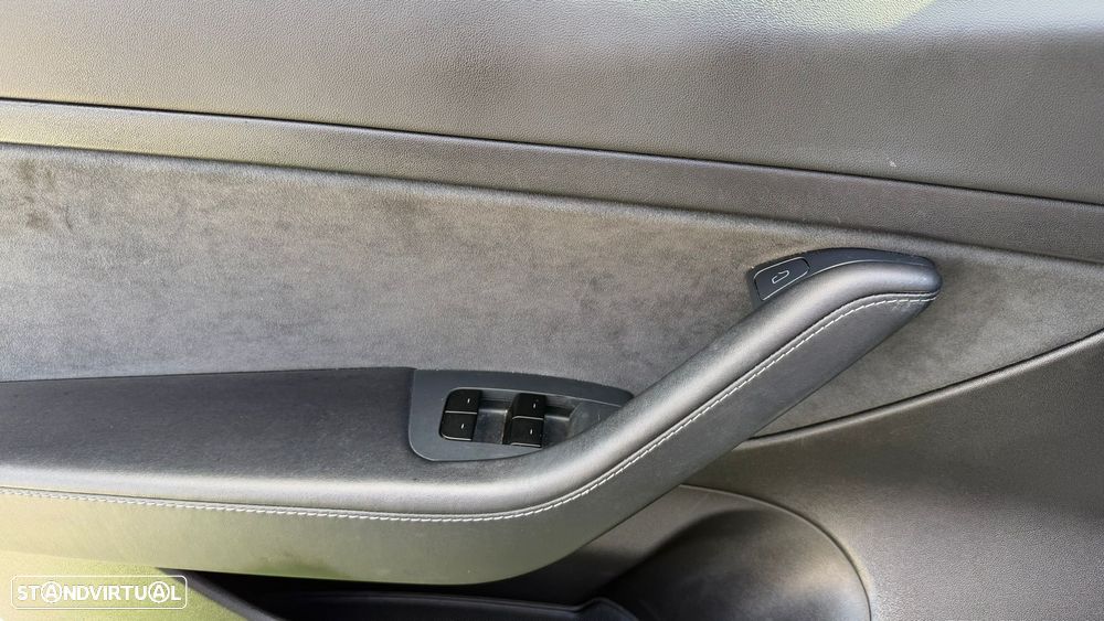 Tesla Model 3 Tração Traseira - 44