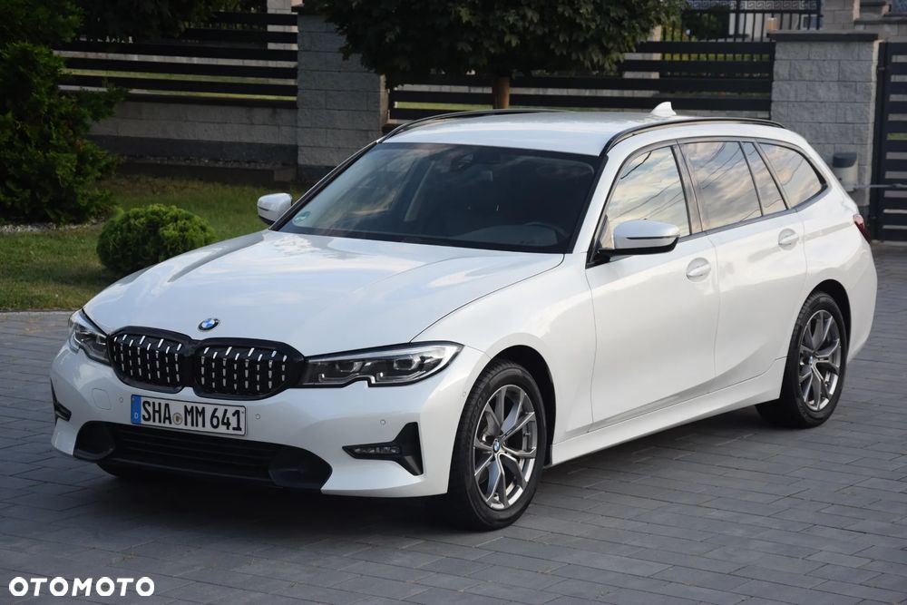 BMW Seria 3 320d xDrive Luxury Line Purity sport - 9