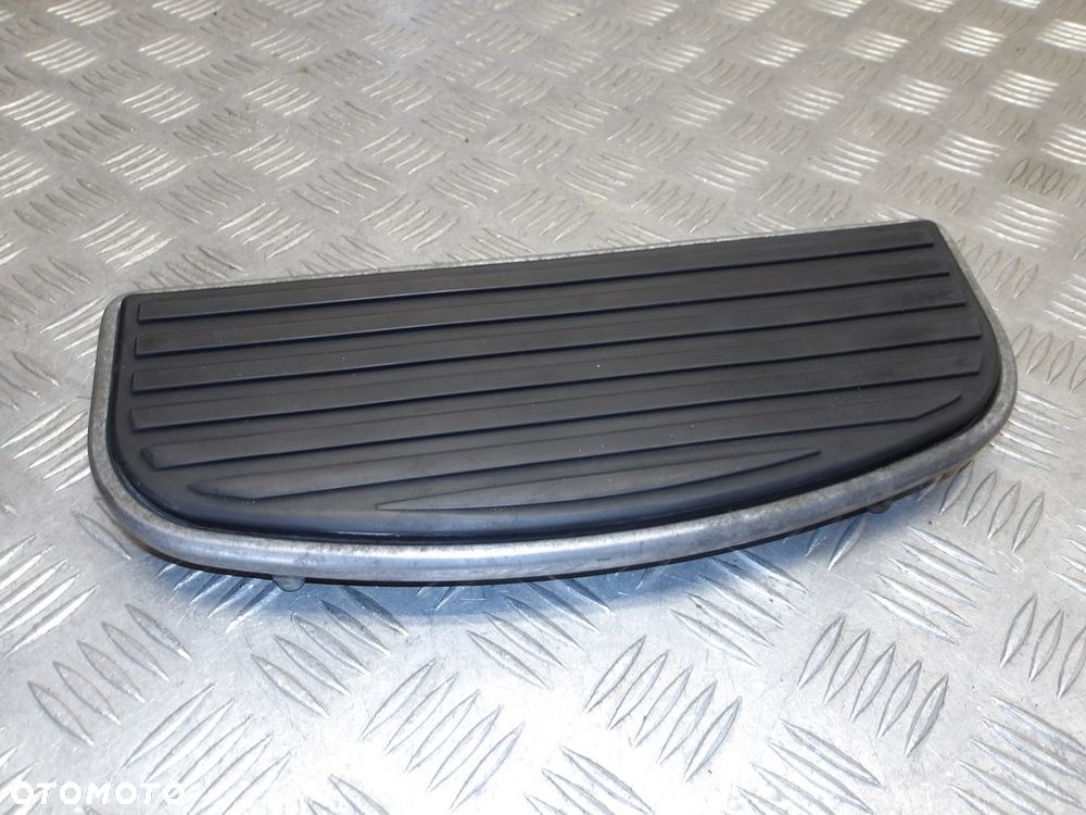 Podest podnóżek kierowcy przód lewy KAWASAKI VN 1500 VULCAN NOMAD 1998-2004  PN: 34028-1497 , 92161-1154 - 2