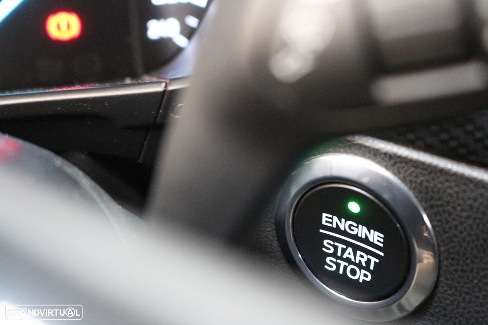 Ford Focus 1.0 EcoBoost S&S ST-LINE - 38