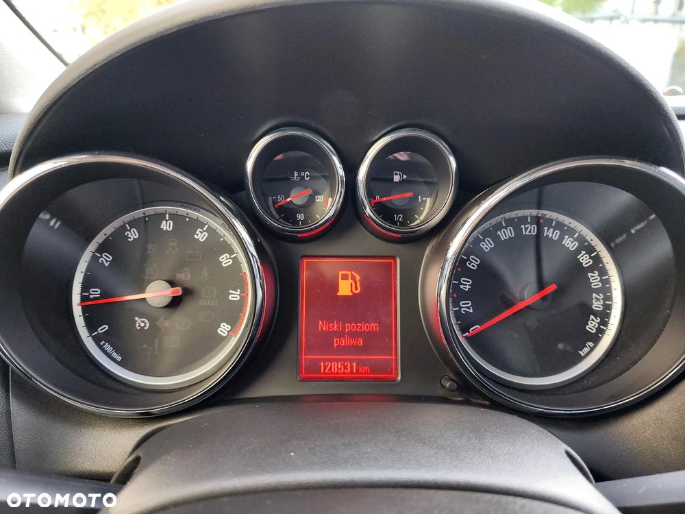 Opel Astra 1.4 Turbo 150 Jahre - 24