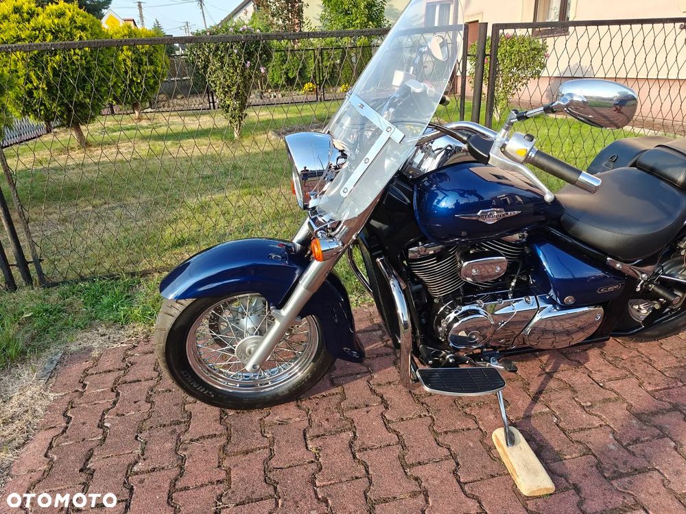 Suzuki Intruder - 12