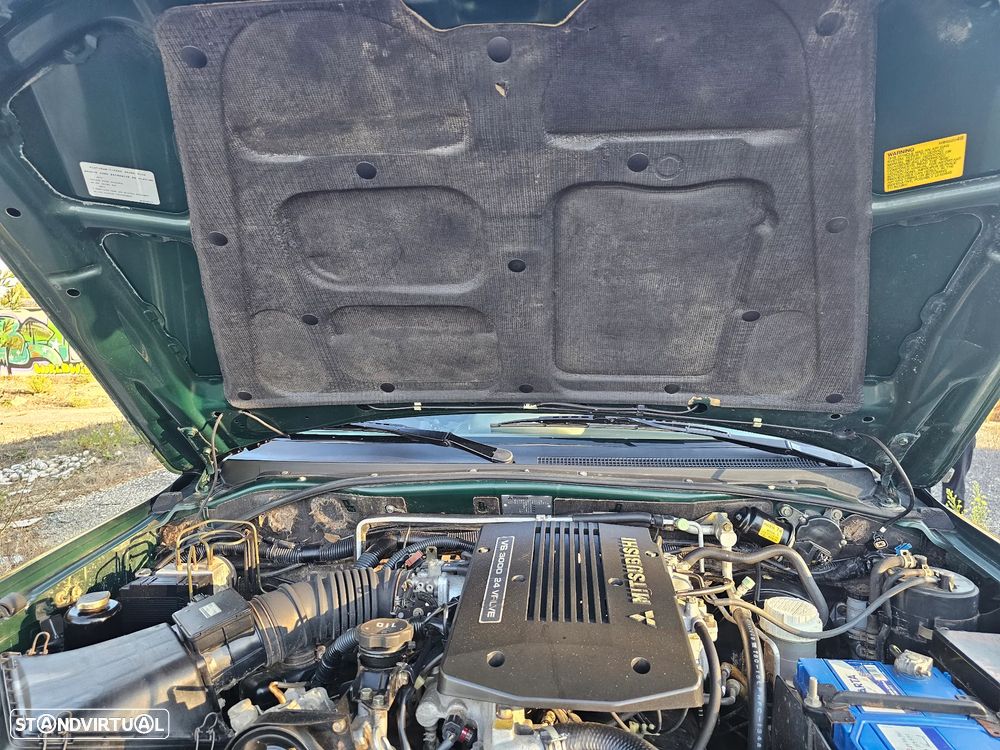 Mitsubishi Pajero Sport 3.0 V6 - 12