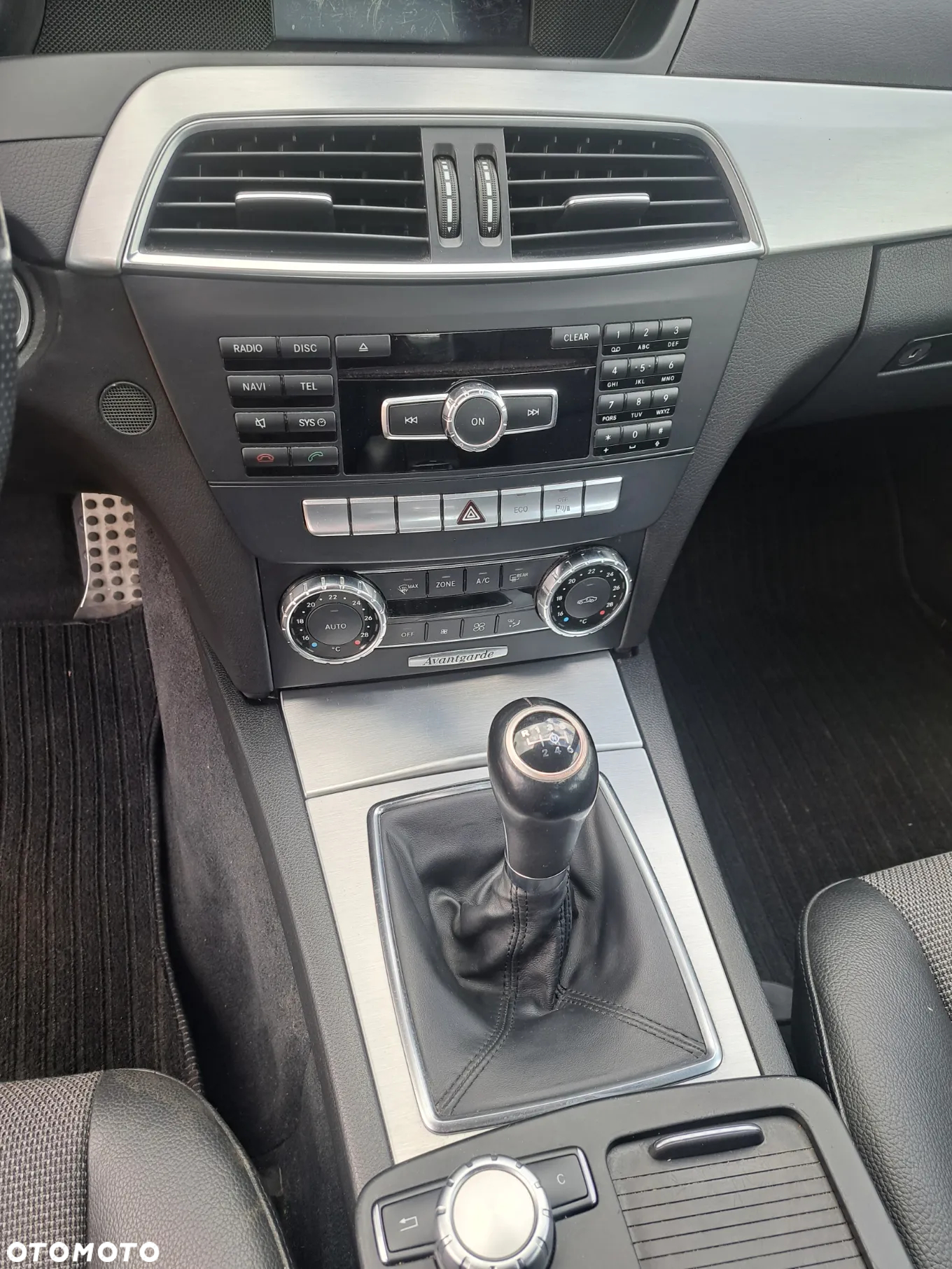 Mercedes-Benz Klasa C 180 T CDI DPF (BlueEFFICIENCY) Avantgarde - 24
