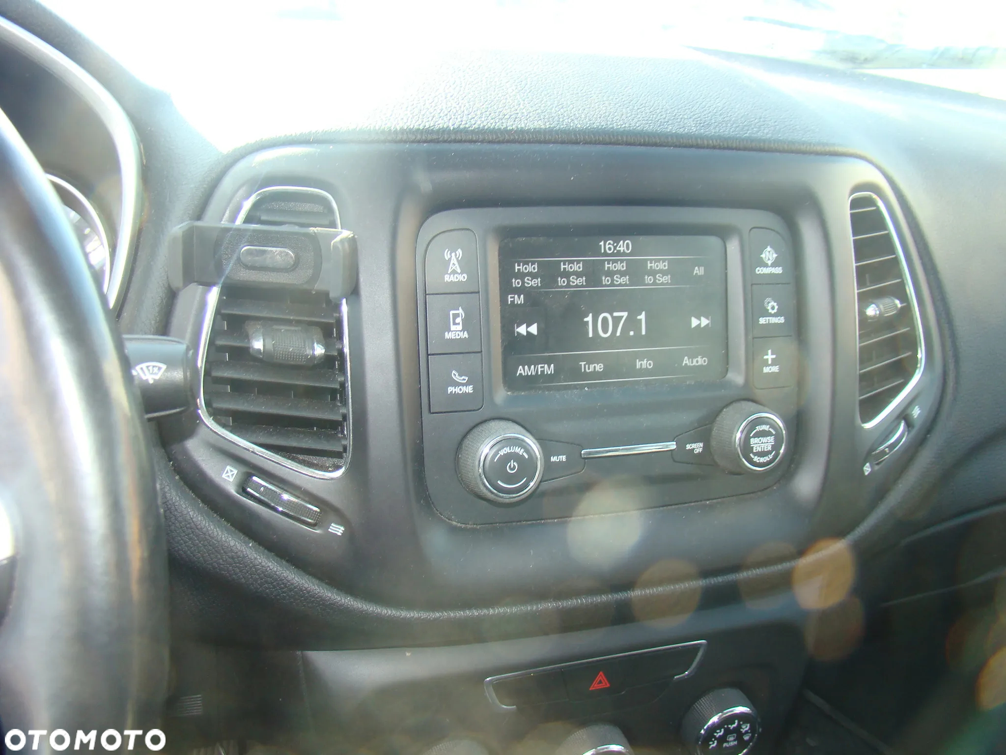 Jeep Compass - 12