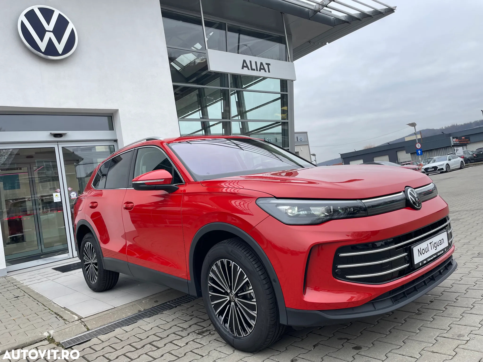 Volkswagen Tiguan 2.0 TDI DSG 4Motion Elegance - 2