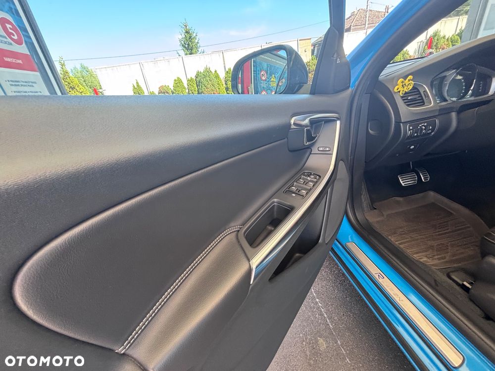 Volvo S60 T6 AWD R-Design Summum - 11