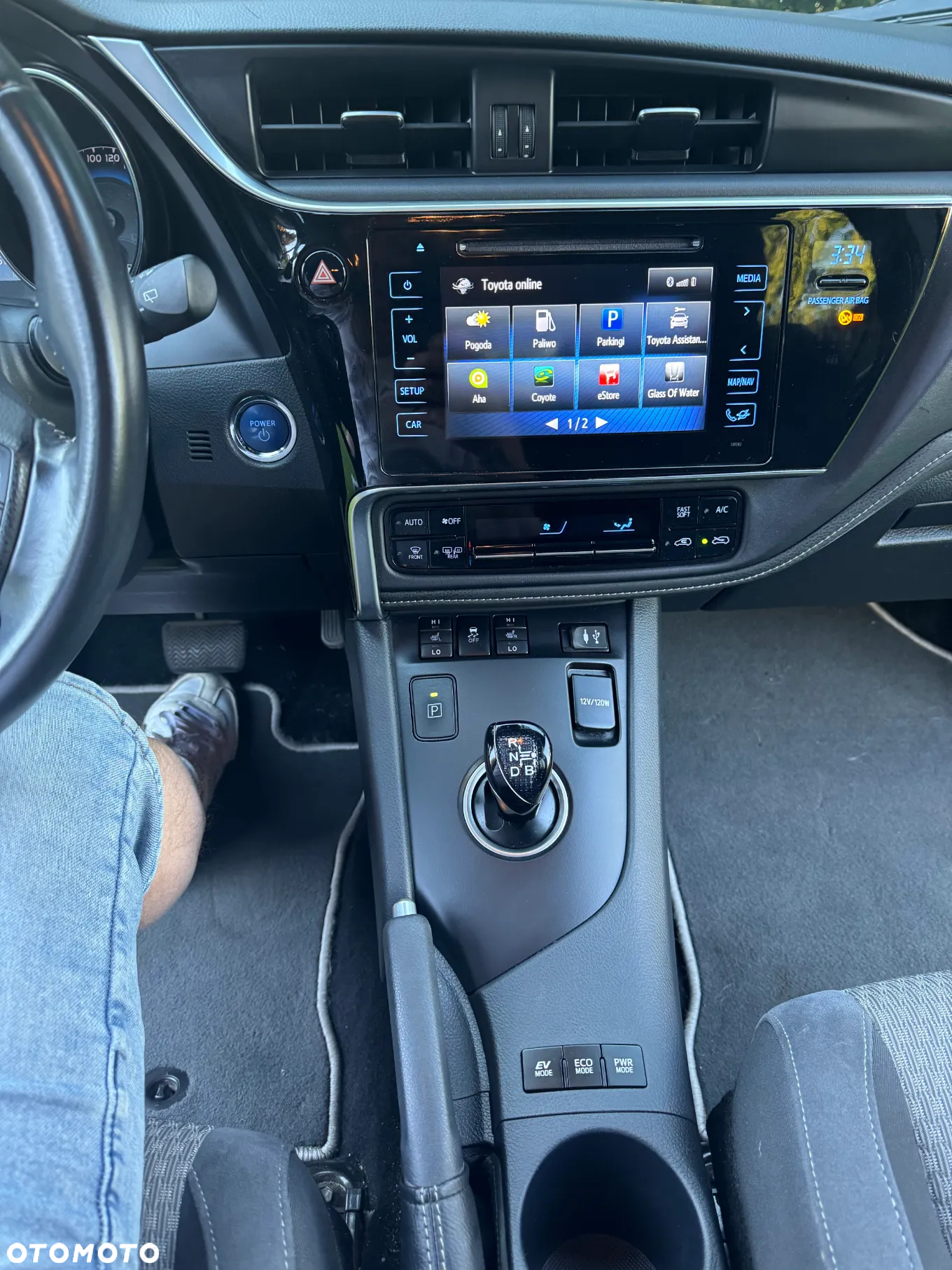 Toyota Auris Hybrid 135 Prestige - 12