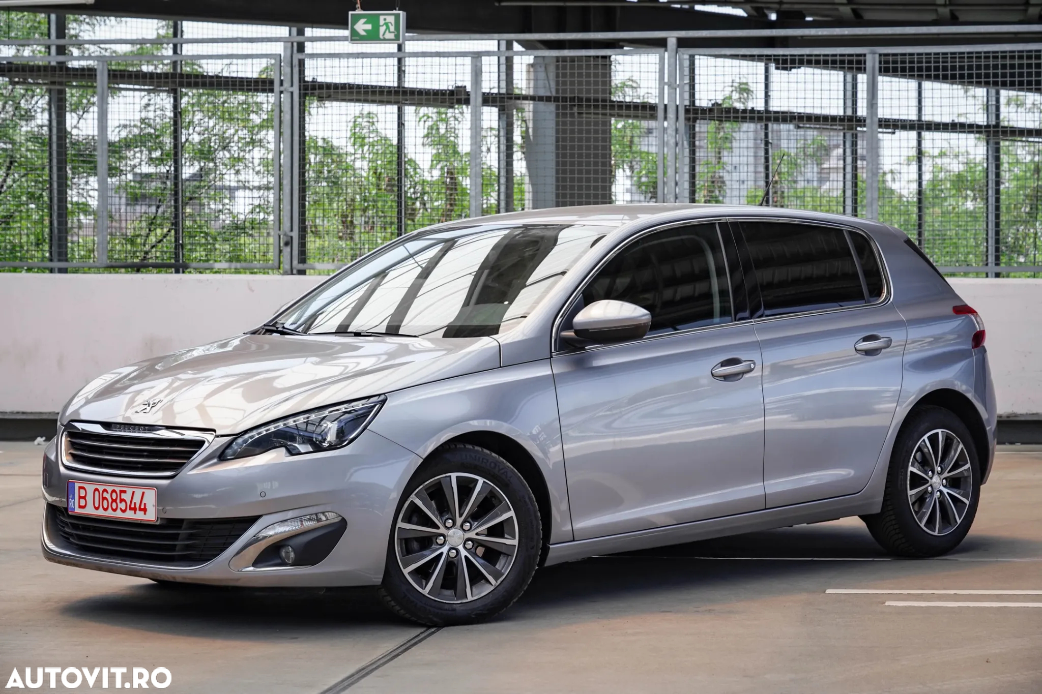 Peugeot 308 1.2L PureTech 130 S&S EAT8 Allure - 8