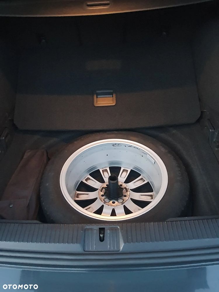 Volkswagen Passat 2.0 TDI SCR DSG 4Motion Business - 27
