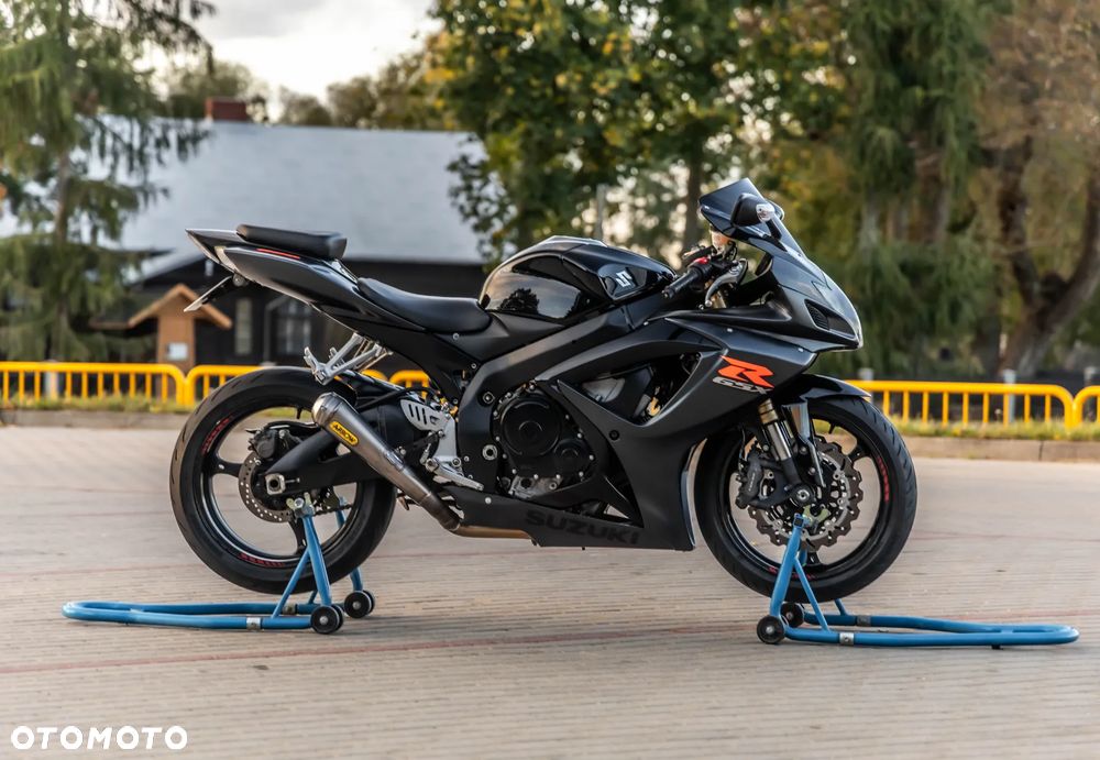 Suzuki GSX-R - 6