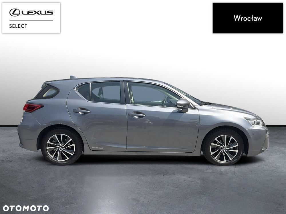 Lexus CT - 7