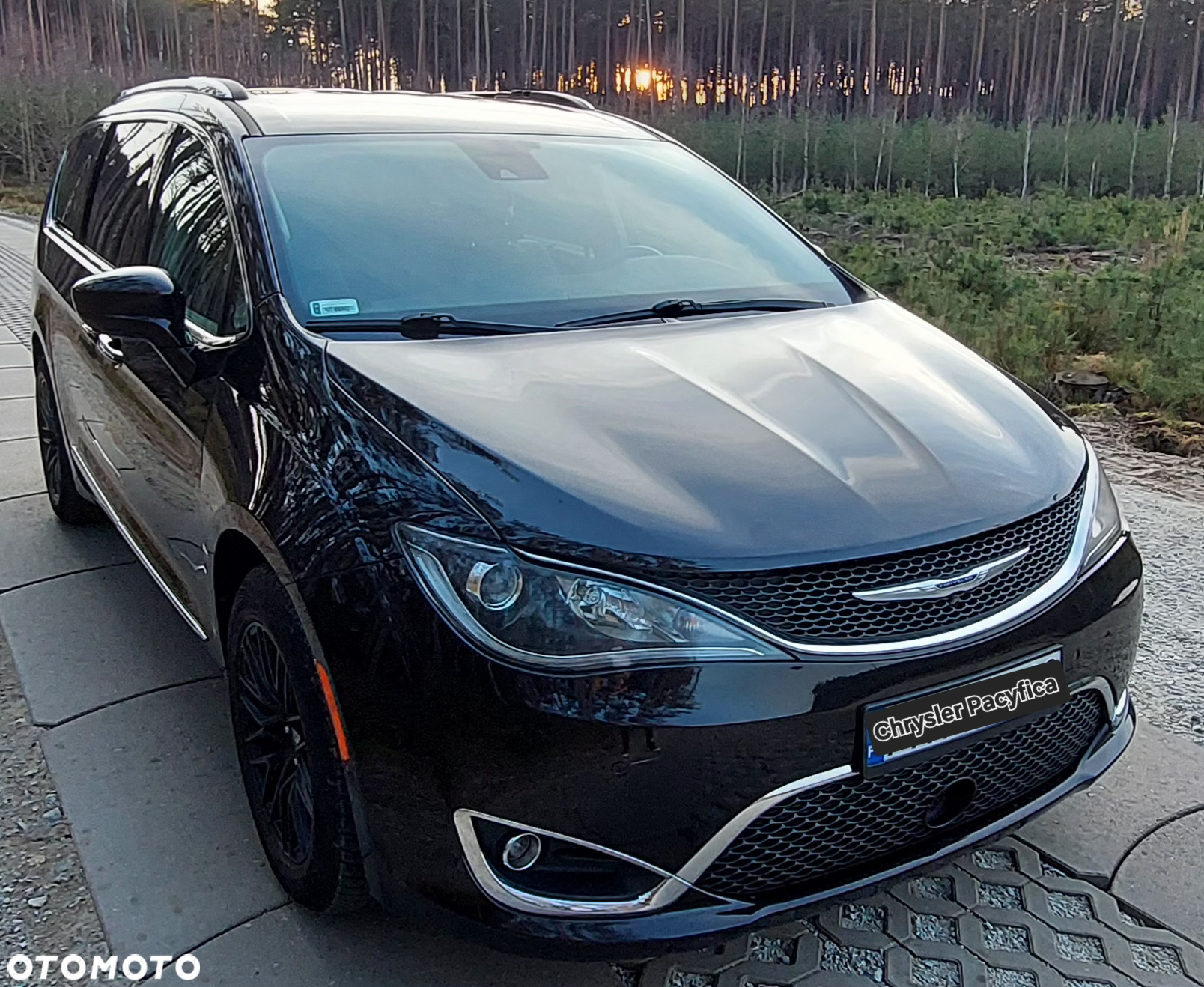 Chrysler Pacifica - 13