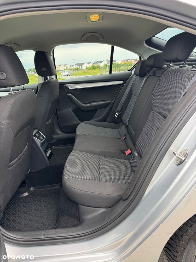 Skoda Octavia 1.4 TSI Ambition - 6