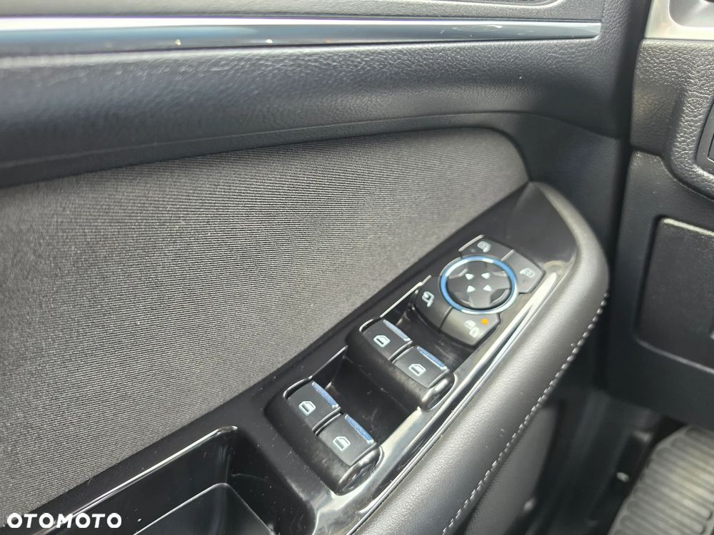 Ford S-Max 2.0 TDCi Titanium - 27