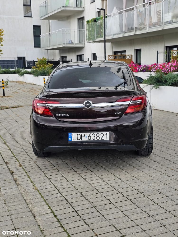 Opel Insignia 2.0 CDTI - 10