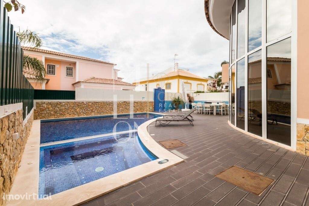 Fantástica Moradia T5 no Coração de Albufeira - Grande imagem: 2/38