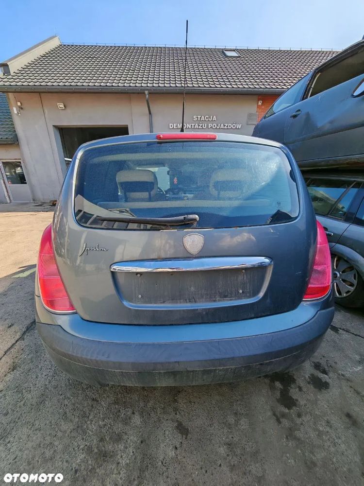 Klapa bagażnika Lancia Ypsilon 3D 2004r
