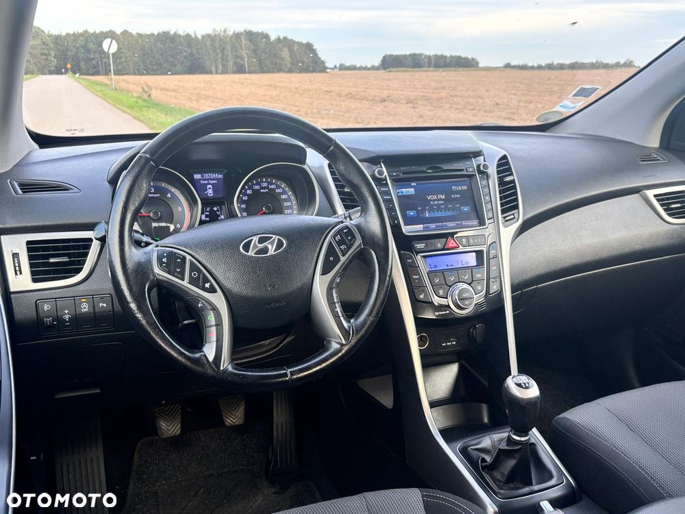 Hyundai i30 blue 1.6 CRDi YES Gold - 6