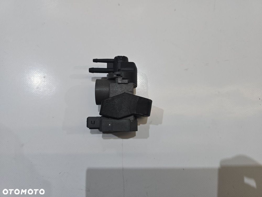 ZAWÓR PODCIŚNENIA RENAULT LAGUNA III 149566215R