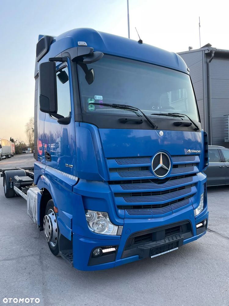 Mercedes-Benz Actros - 3