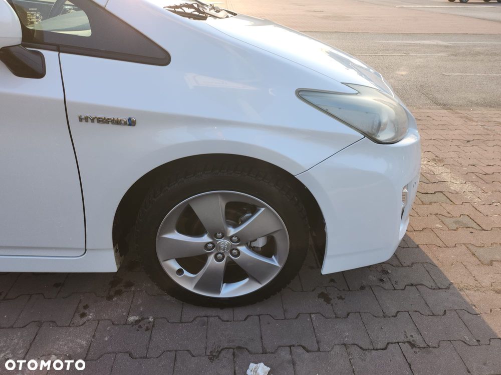Toyota Prius 1.8 HSD Prestige - 9