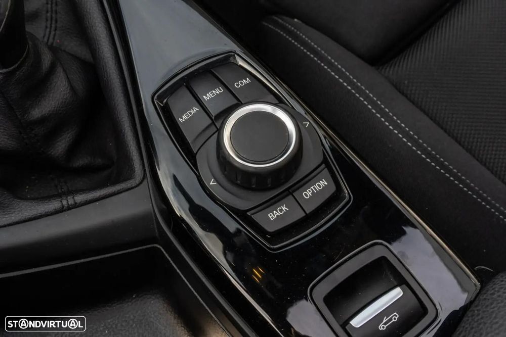 BMW 218 - 11