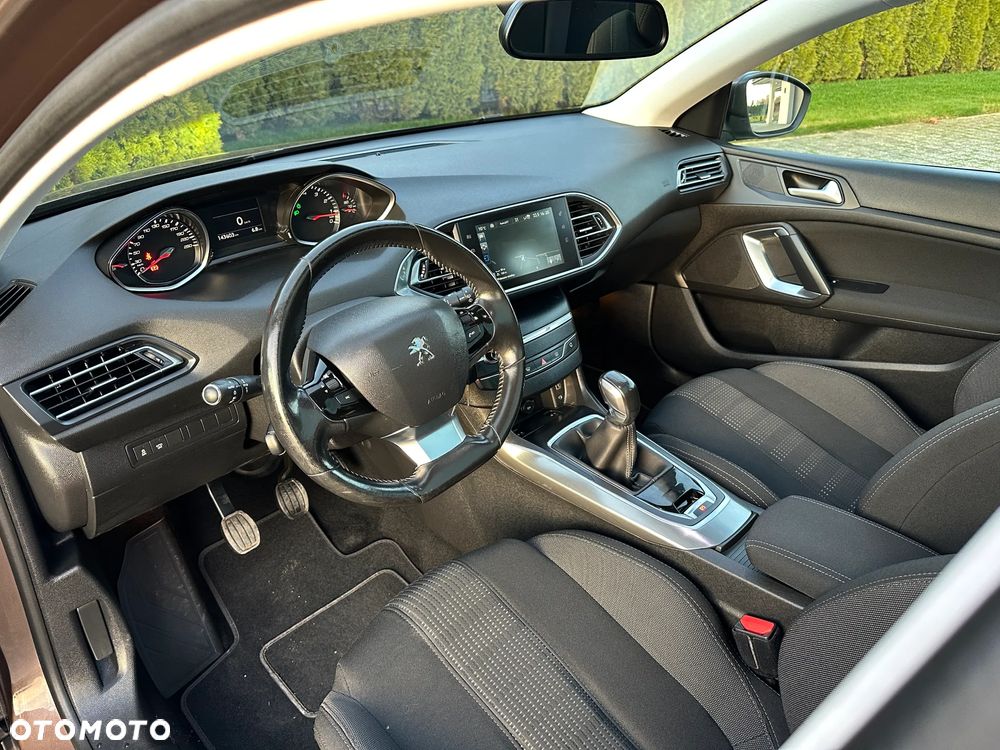 Peugeot 308 1.2 PureTech Allure S&S - 13