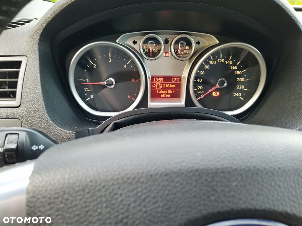 Ford Kuga 2.0 TDCi 2x4 Titanium - 16