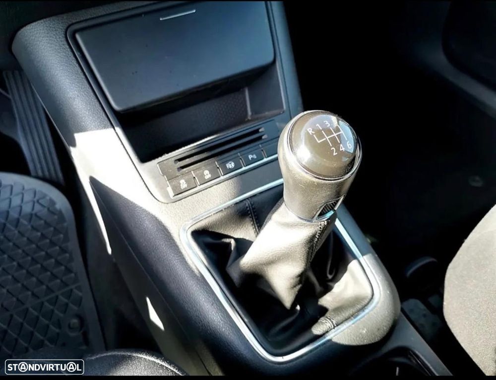 VW Tiguan 2.0 TDi Sport BlueMotion - 11