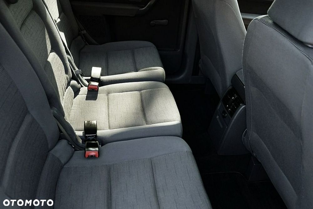 Volkswagen Touran - 20