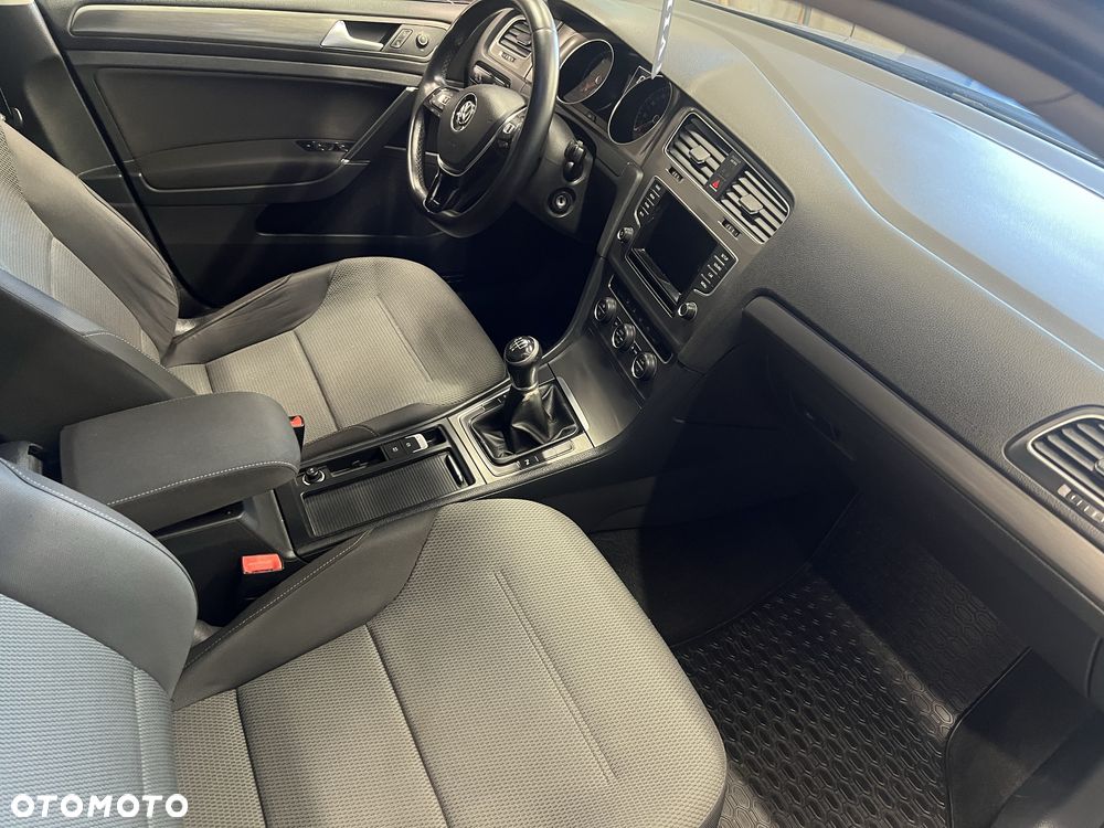 Volkswagen Golf - 8