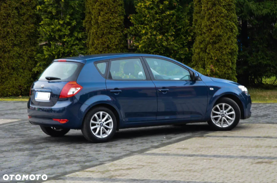 Kia Ceed Cee'd 1.6 Comfort - 23