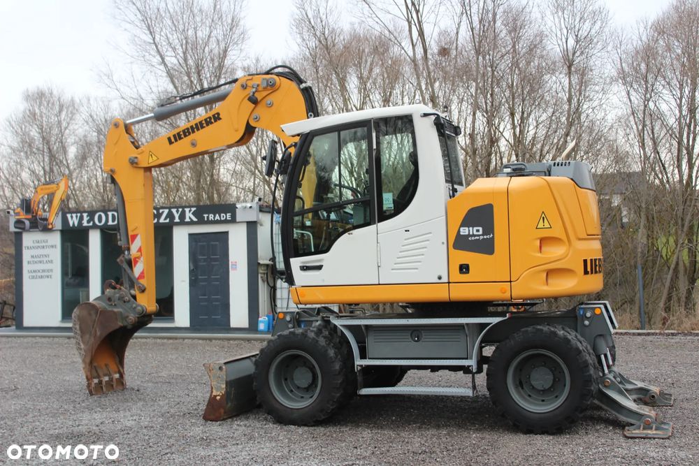 Liebherr 910Compact Konik Skrętny 2xKamaera Sprowadzony Podpory