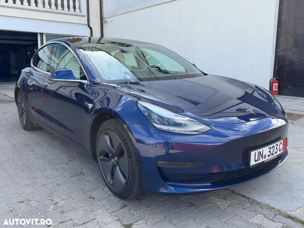 Tesla Model 3 - 5