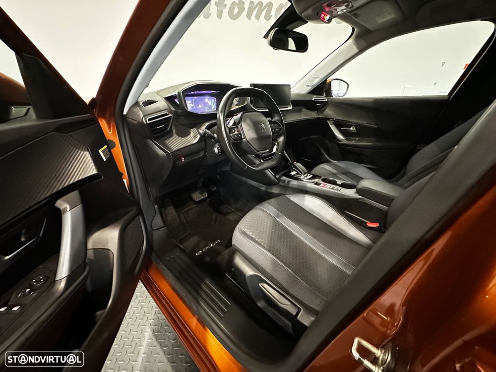 Peugeot e-2008 Allure - 12