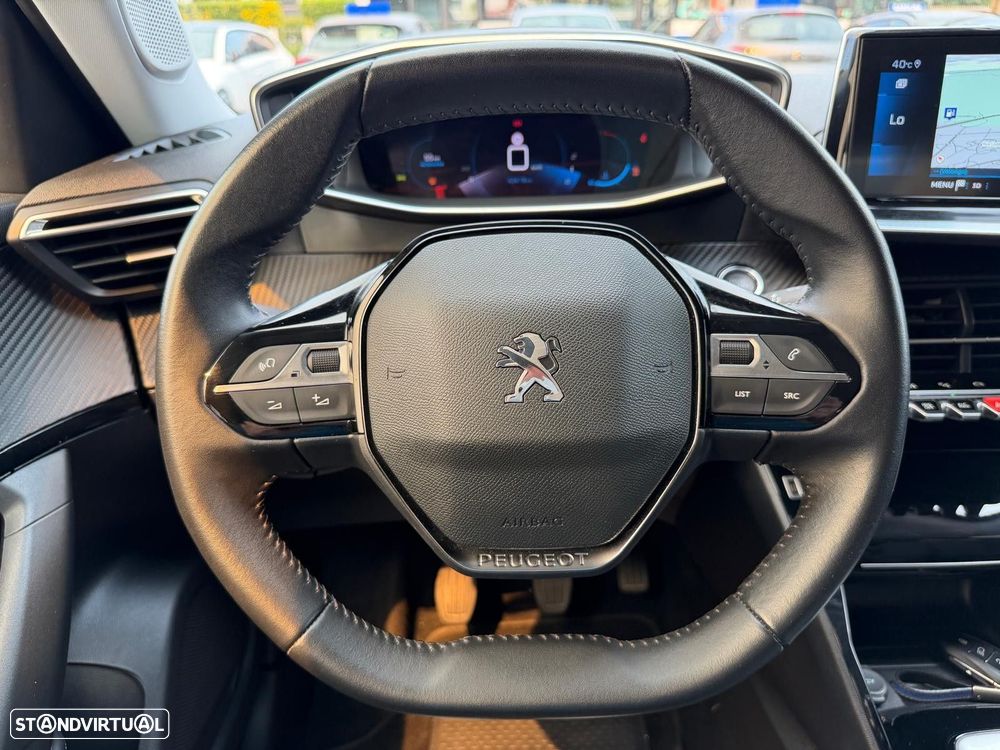 Peugeot 2008 1.2 PureTech Allure - 21