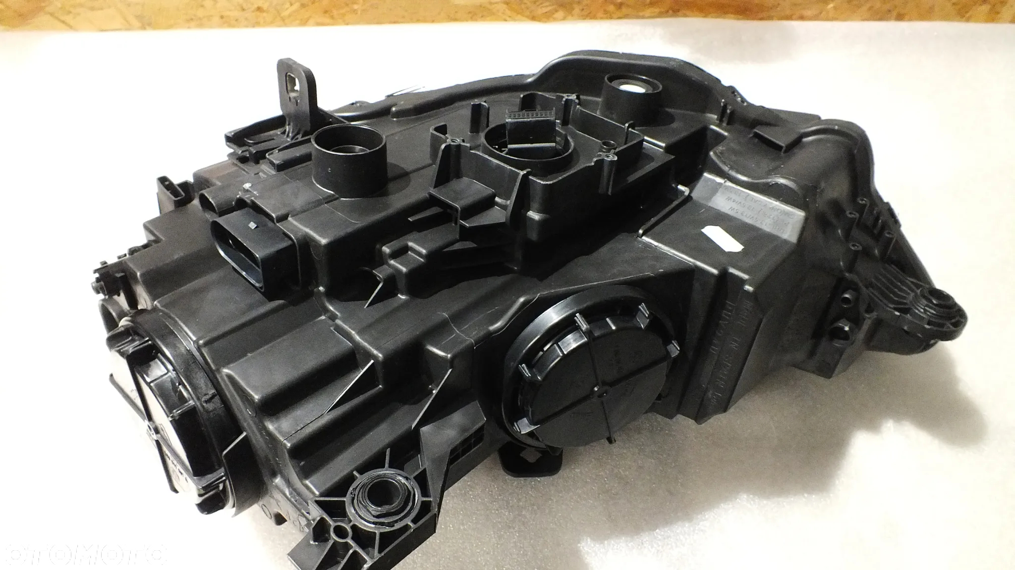 Xenon prawy Audi A1 8V0941044E - 6