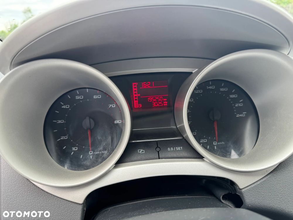 Seat Ibiza SC 1.4 16V Reference - 3