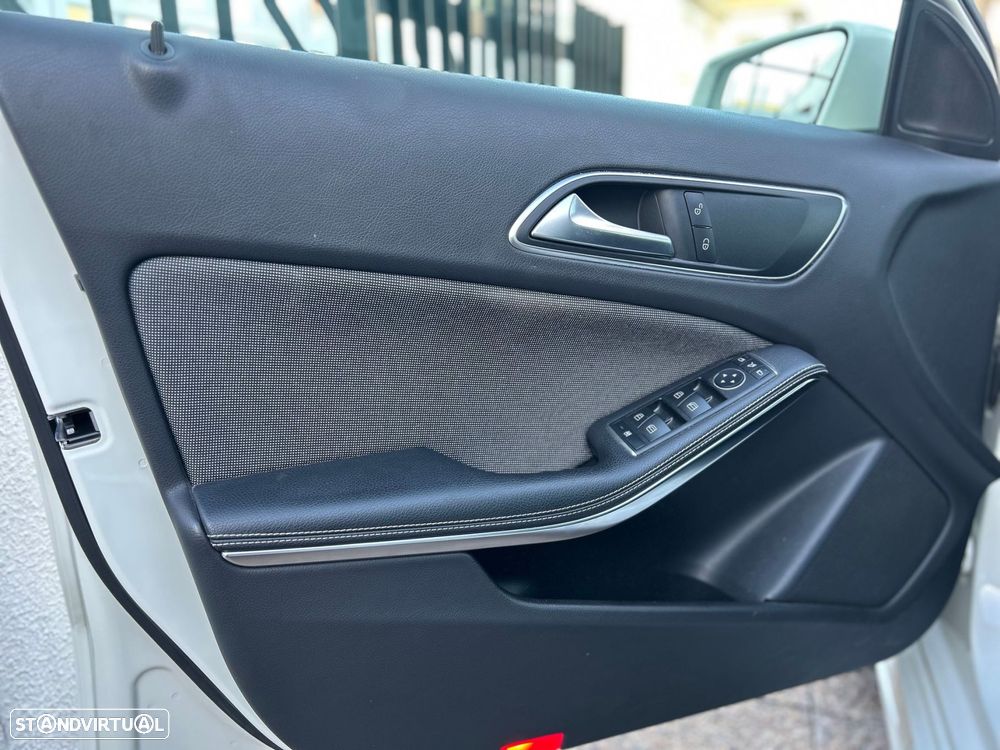 Mercedes-Benz A 180 d AMG Line - 19