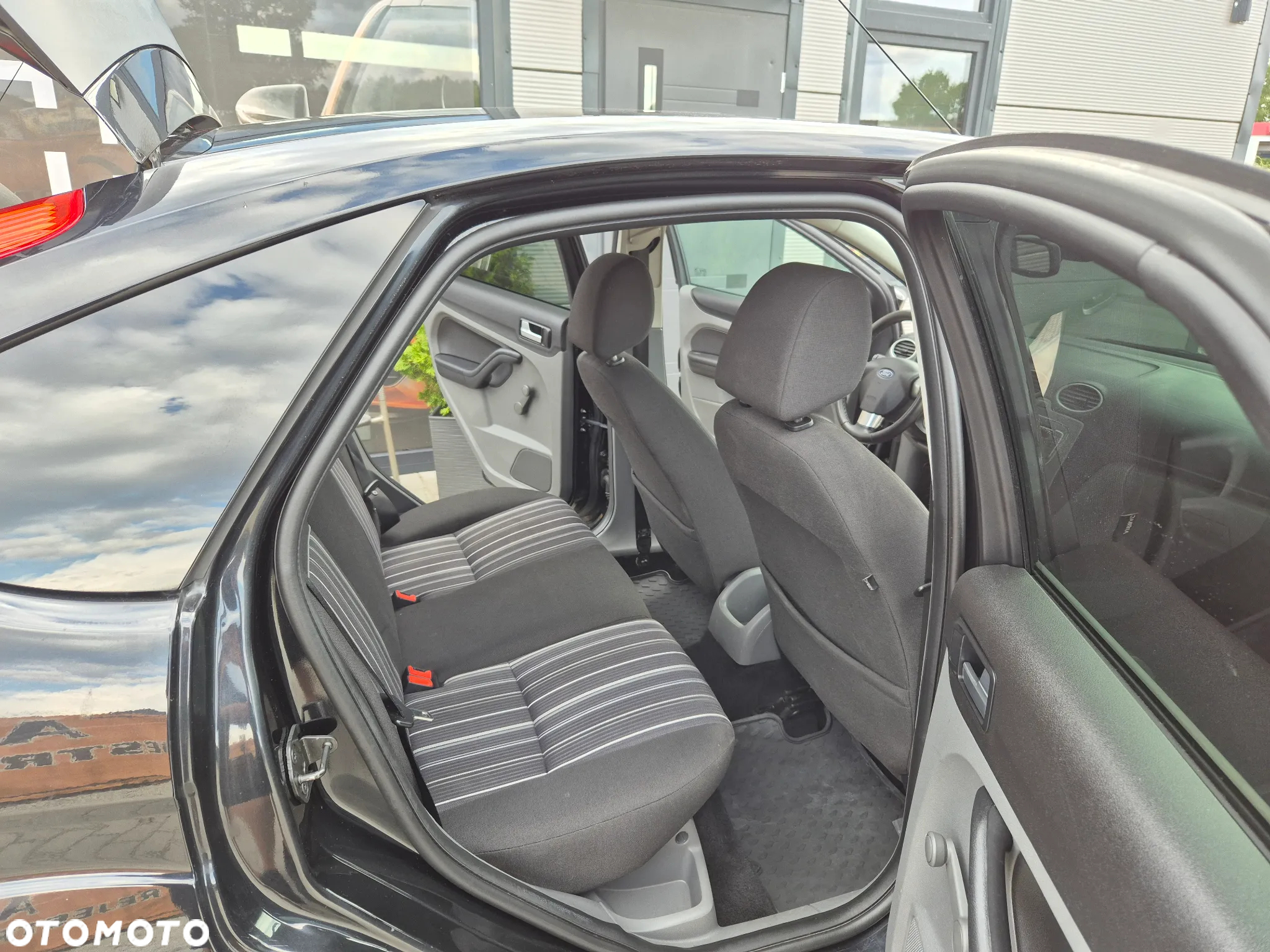 Ford Focus 1.6 16V Fun - 10